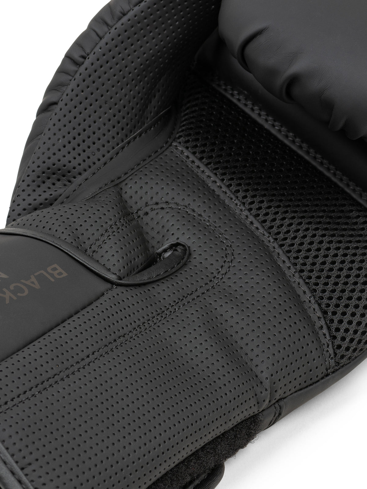 NERO Boxhandschuhe Schwarz für Frauen, ideal für maximalen Schutz beim Kickboxen