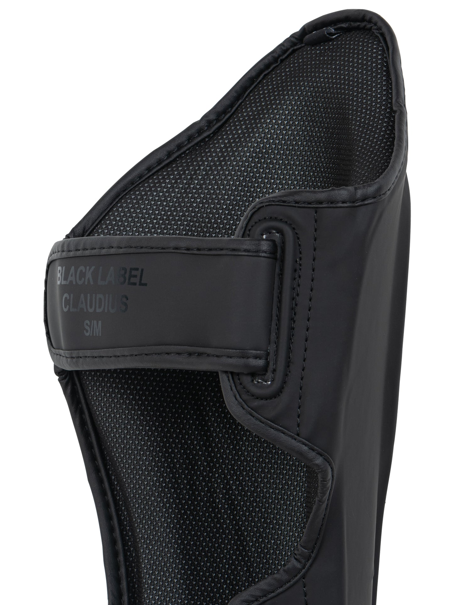 CLAUDIUS Schienbeinschoner Schwarz, ausgewählt für Frauen und maximale Sicherheit beim Kicken