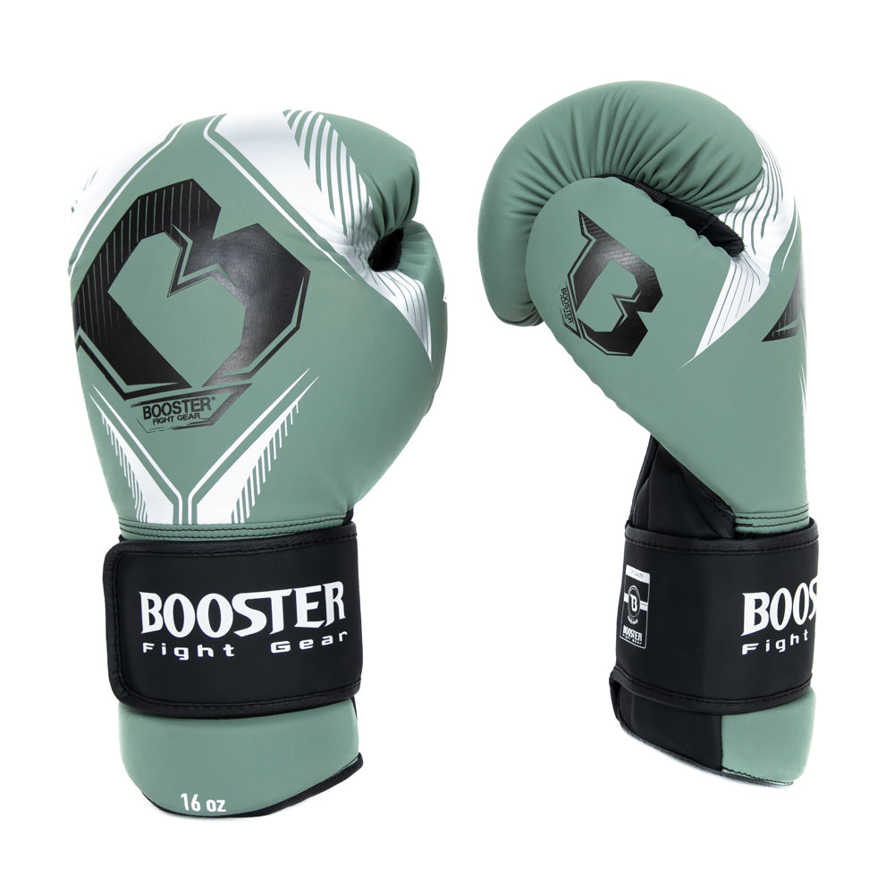 Paar grüne Bangkok Series 3 Boxhandschuhe für Frauen leicht angewinkelt dargestellt