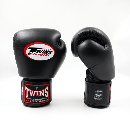 Schwarze Twins BGVL-3 Muay Thai Handschuhe von STRIKEHER