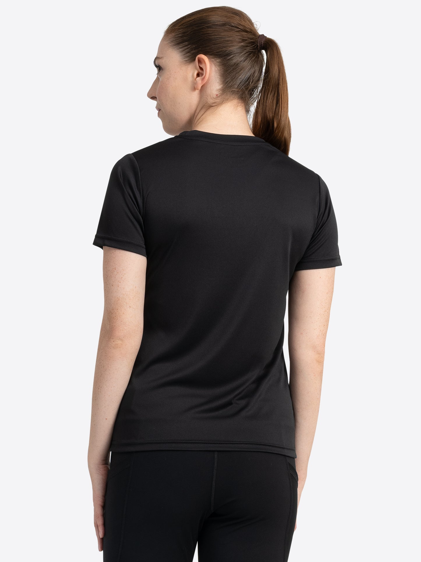 Rückansicht des Funktionsshirts Schwarz, ideal für Kampfsport und intensive Workouts