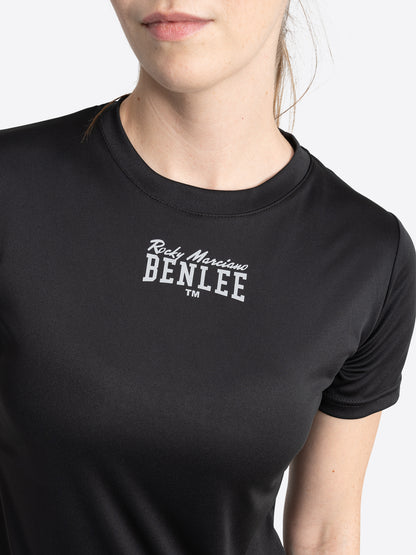 Elastisches Material des LINDSAY Shirts, das jede Bewegung mitmacht