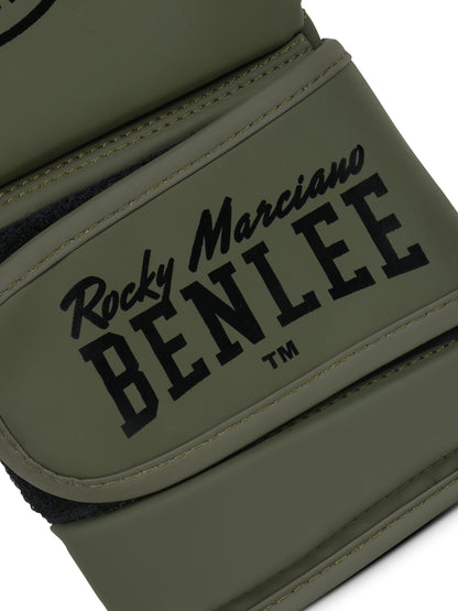 Nahaufnahme des Kunstledermaterials der NERO Boxhandschuhe mit modernem Design