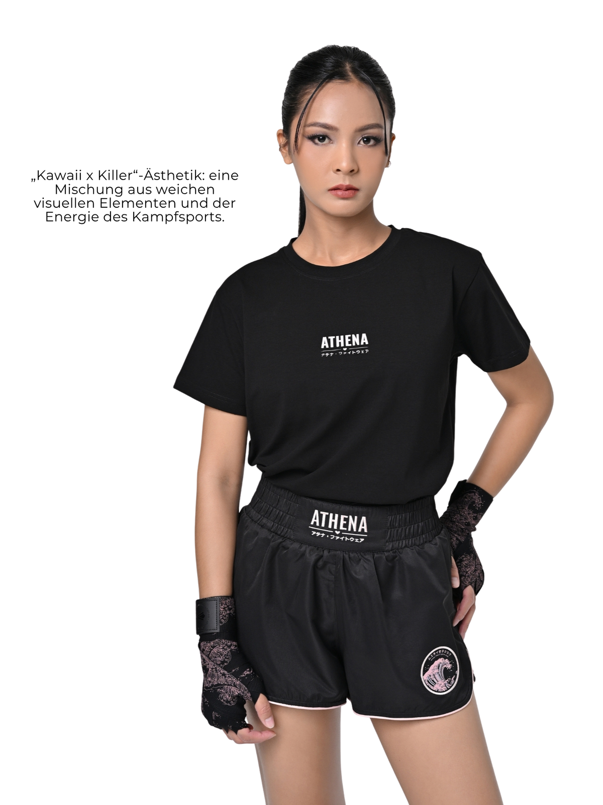 Athena Ryoko Graphic T-Shirt für Frauen (Black/Pink)