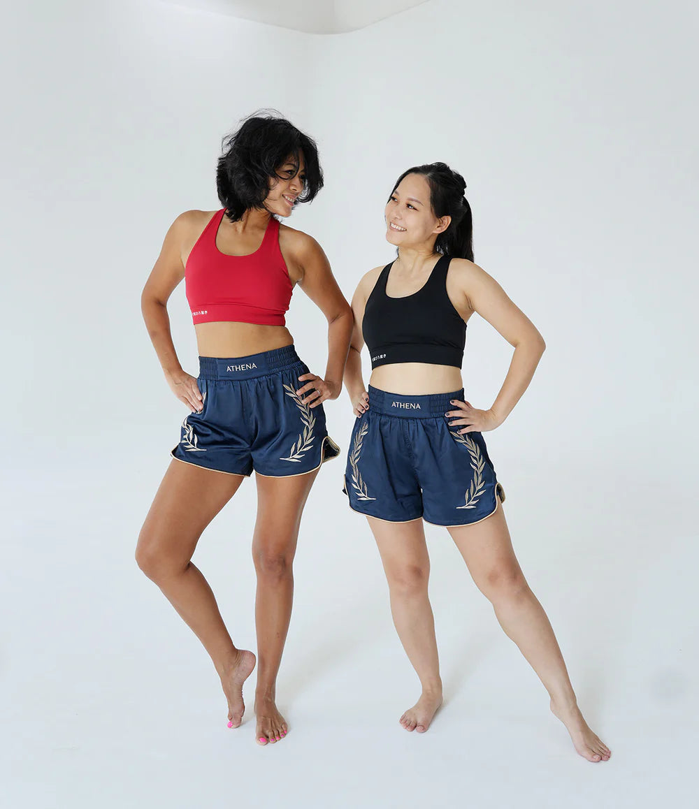 Athena Muay Thai Shorts Damen Navy, passend für Performance und stylisches Auftreten