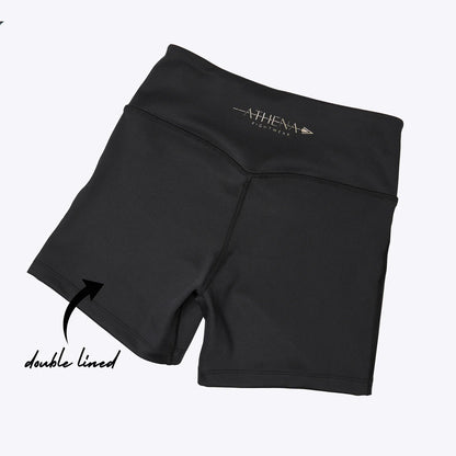 Detail des rutschfesten, rechteckigen Schrittbereichs für mehr Sicherheit