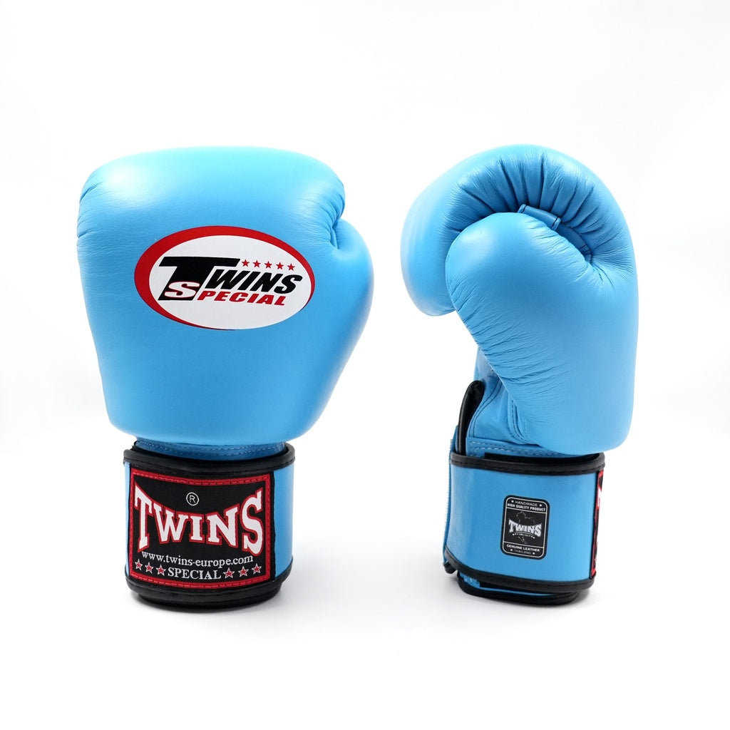 Leder Detail blaue Twins BGVL-3 Boxhandschuhe mit ergonomischer Dämpfung und Komfort
