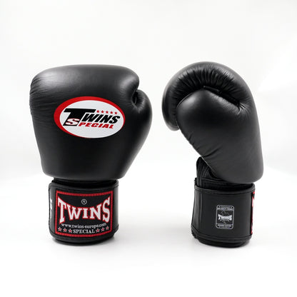 Schwarze Twins BGVL-3 Muay Thai Handschuhe von STRIKEHER