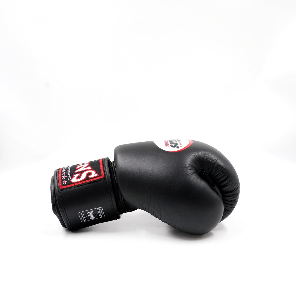 Hochwertiges Innenfutter und Belüftung der schwarzen Twins BGVL-3 Lederhandschuhe